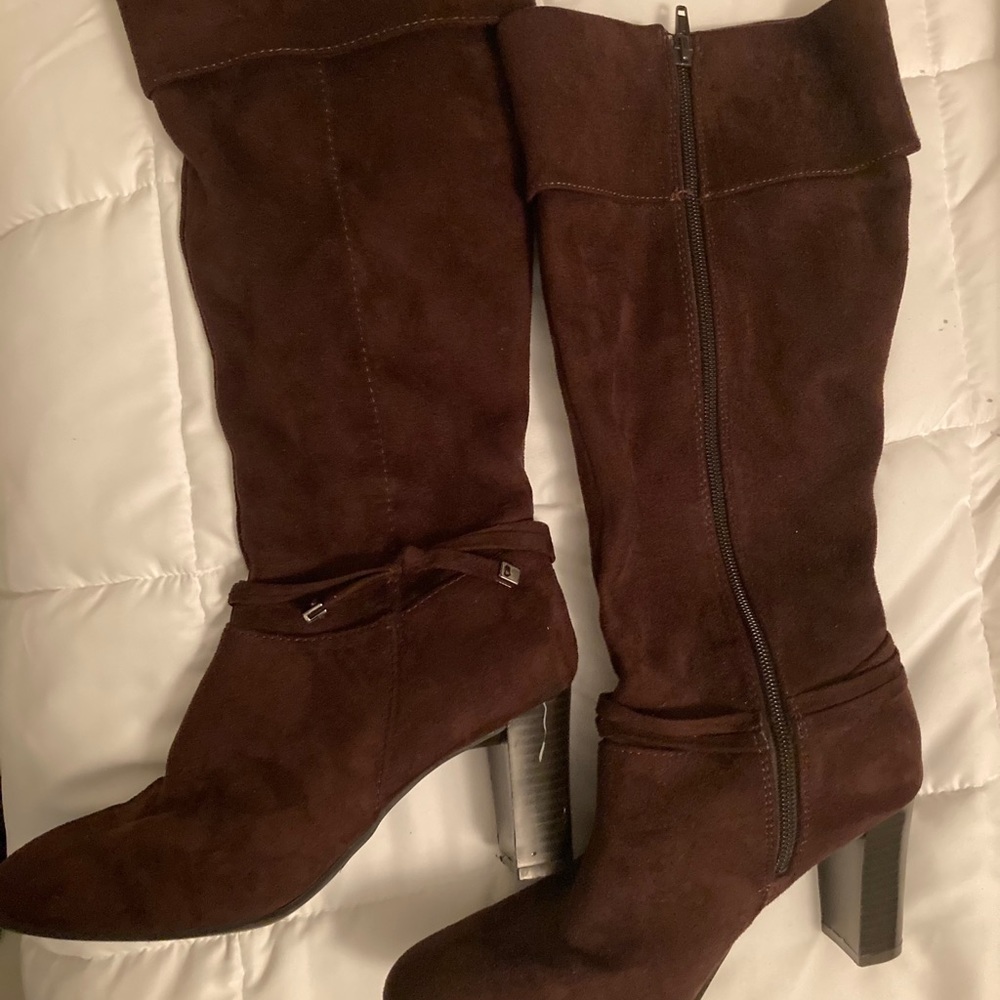 Predictions Suede Brown Boots S 7W